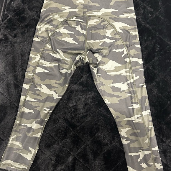 NWT- Athleta Ultimate Camo 7/8 tight - Picture 3 of 7